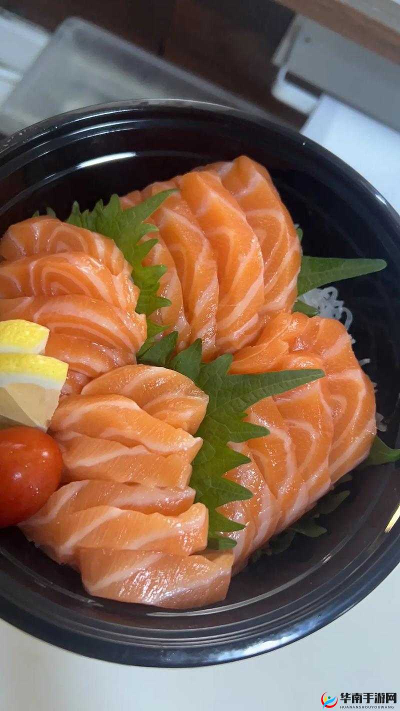 黑暗料理王版：解锁文鱼寿司烹饪之旅制作文鱼寿司，需准备寿司米紫菜文鱼寿司鱼肉沙拉酱等食材