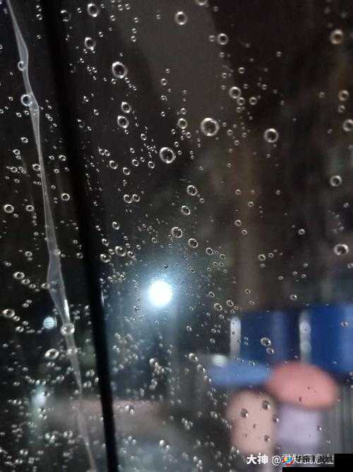 晚上弄了好几个小雨伞很特别