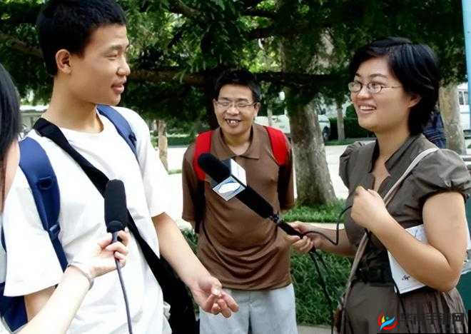 女同学来访，能否共处一室？