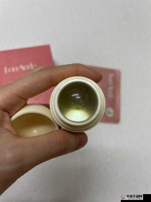 国精产品一二二线精华液:肌肤焕亮的秘密武器