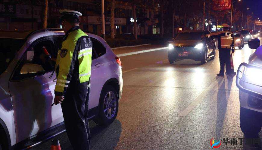 夜查酒驾:小 XUE 上岗,守护道路安全