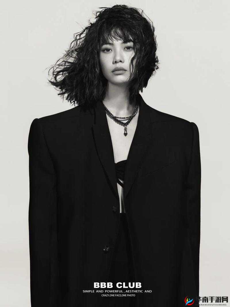 黑白配，不一样的时尚魅力