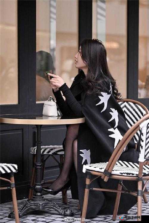 51国产黑色丝袜高跟鞋：尽显女性魅力