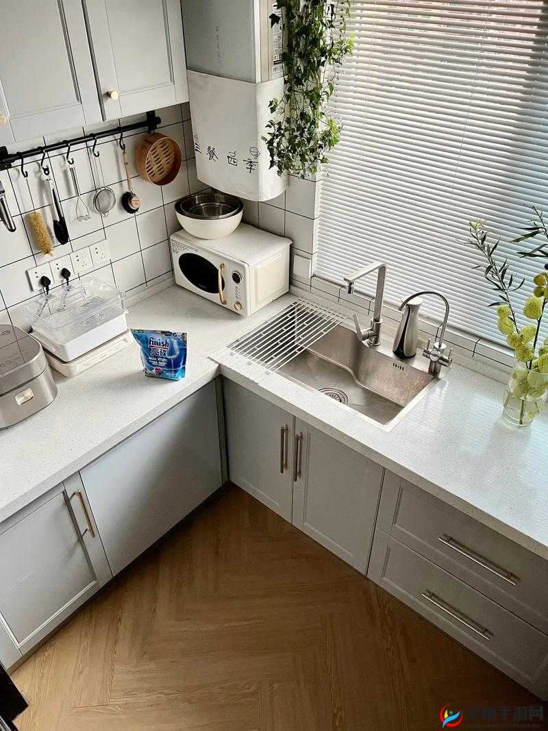 厨房一次又一次索要刷碗总这样：真烦人