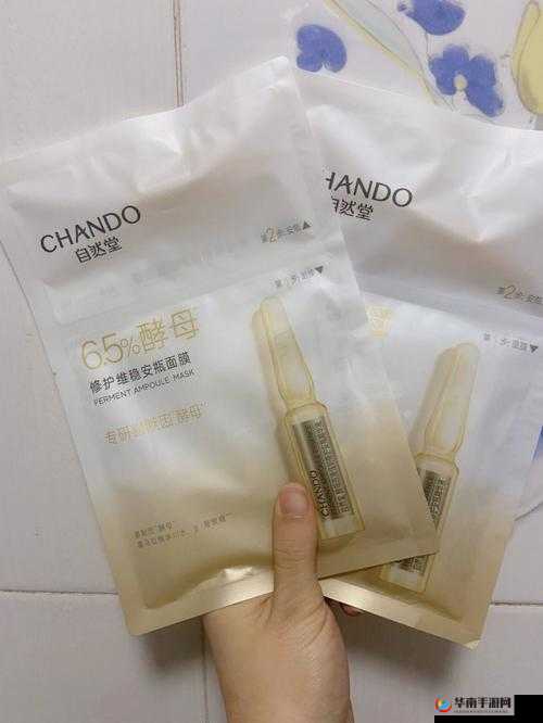 上面一边亲下一边面膜是什么材质：解析材质