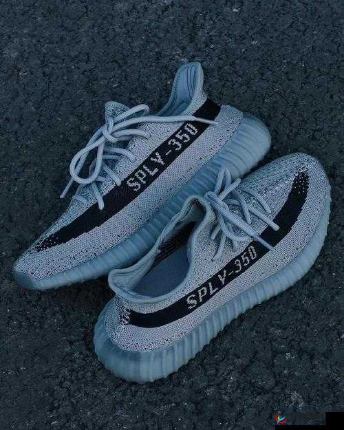 yeezy350v2 亚洲配色：大地色调，独特韵味
