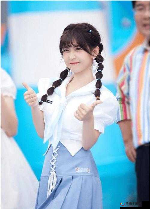 姬小满扒开屁股让男人桶：这样的行为是否合适？