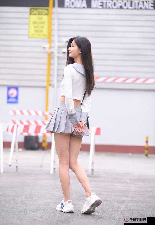 少女 B 站服穿搭分享：展现青春活力风采