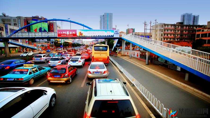 公交车:一趟又一趟的穿梭