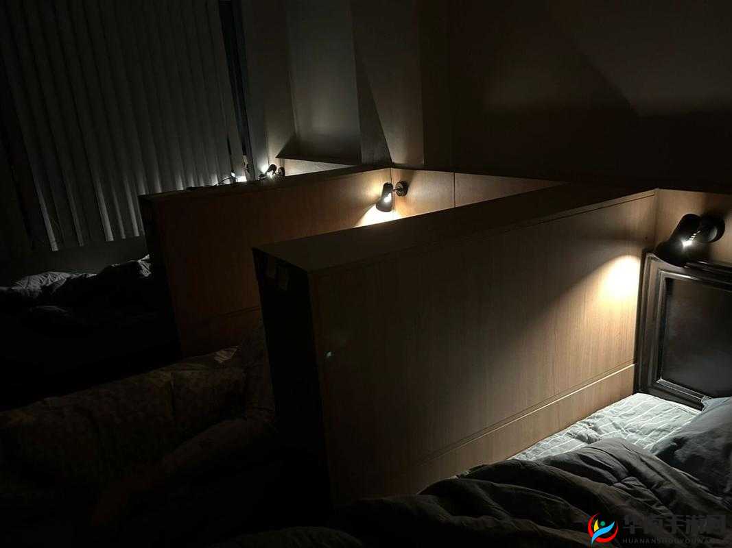 熄灯后的寝室 ph:夜话时光