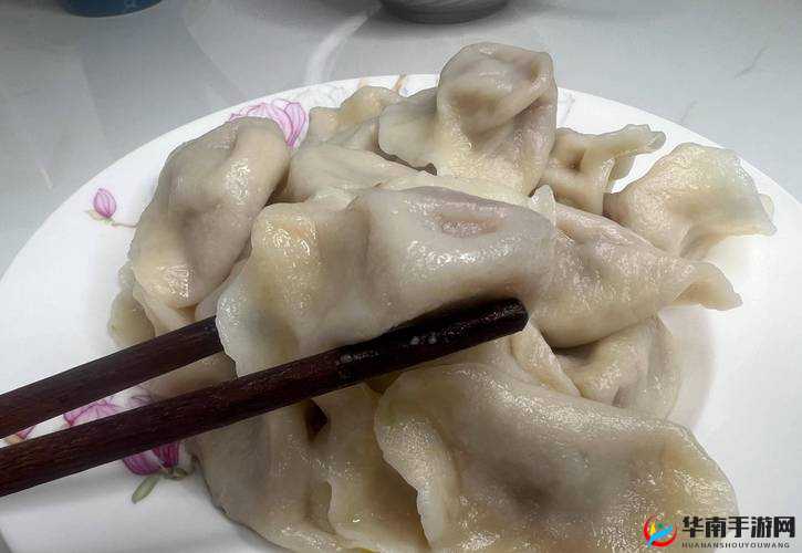 肉馅小水饺 po:鲜香可口的美食之旅