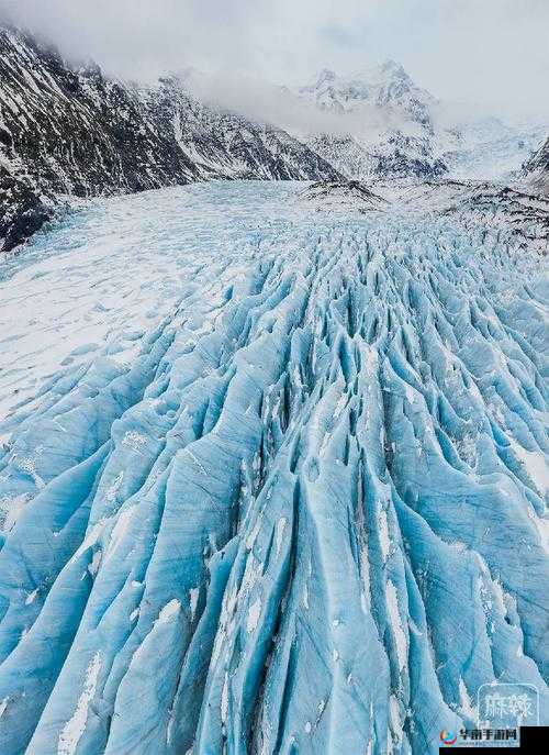2 瀵 1 涓変汉涓娆℃т綋妫:探索独特体验