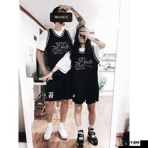 情侣晚上做运动时穿衣服的选择