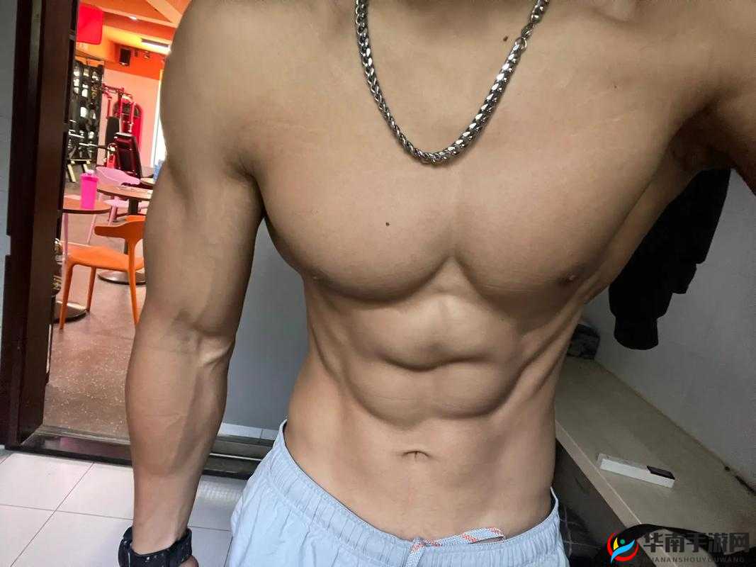 180 黑皮腹肌大包:魅力无限