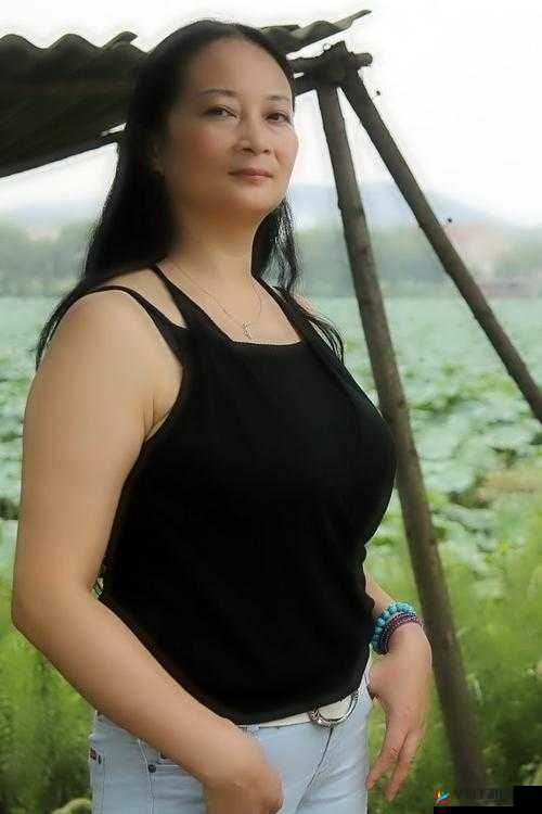 OUTRAPAY 中老年熟女:魅力无限的时光佳人