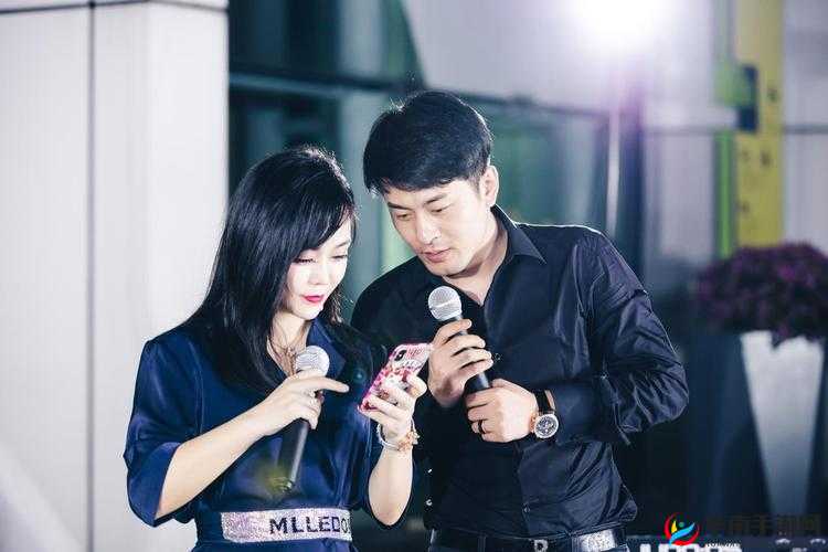 被两个老总前后夹击爽，职场别样刺激经历