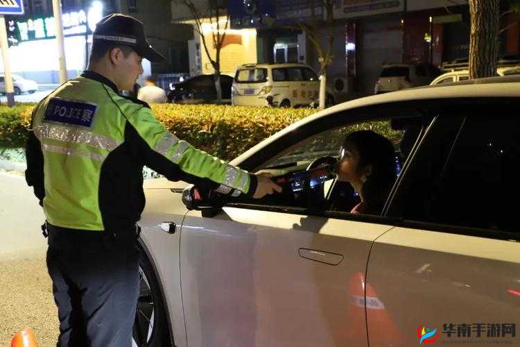 交警用小 xué 查酒驾:守护交通安全的重要举措