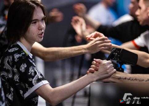 17 岁俄罗斯 CSGO 加入了全新视频：引发关注