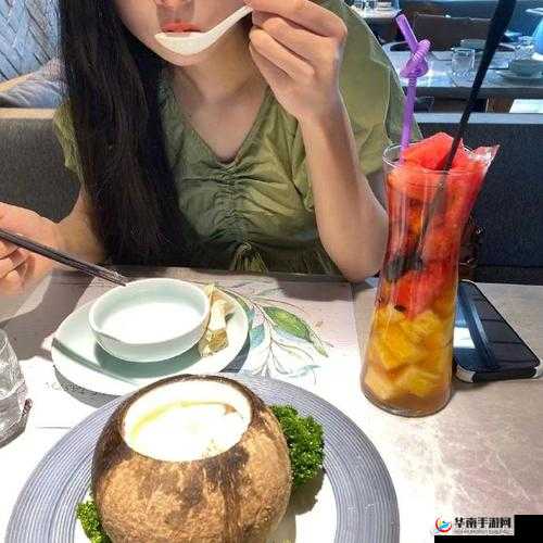 女生吃小头头视频：独特体验分享