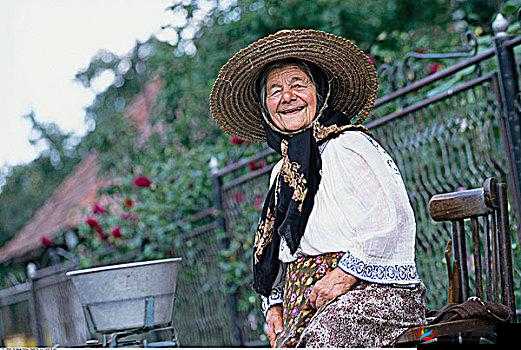 野外老妇毛耸耸的奇特经历