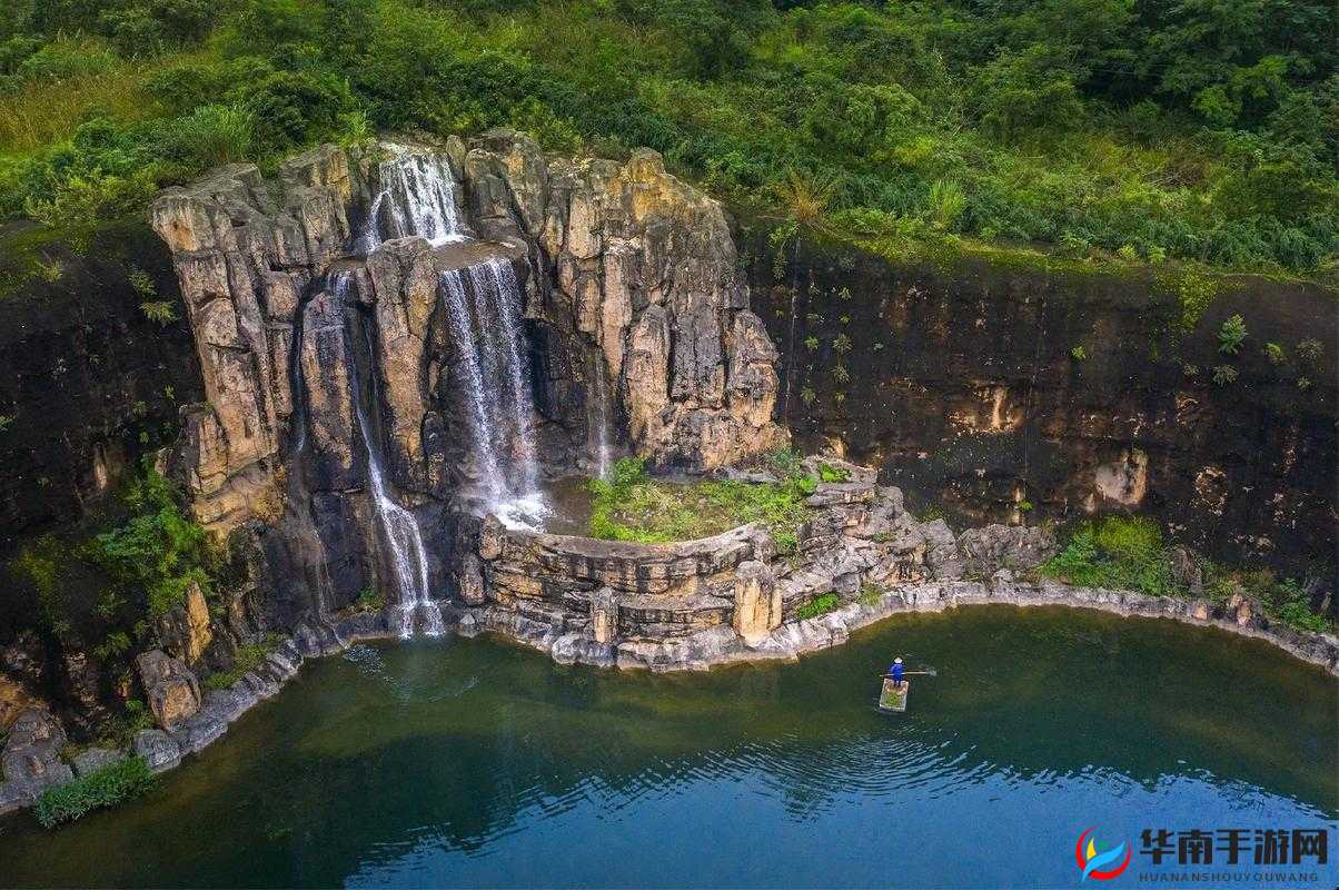 黄龙直捣溪水潺潺的生态奇迹：令人惊叹的自然景观