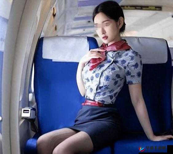 空姐打脚枪:机舱内的私密服务?