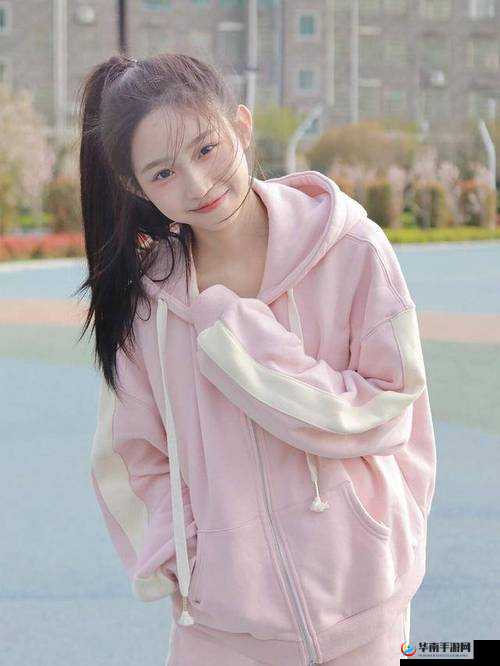 年轻漂亮小 5:一个充满活力的年轻女孩