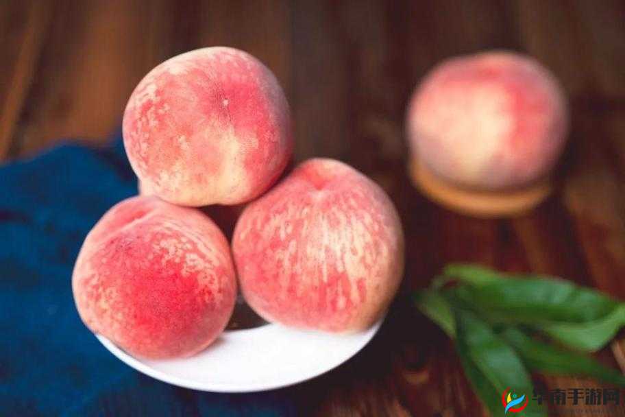 蜜汁桃桃的甜蜜夏日风情