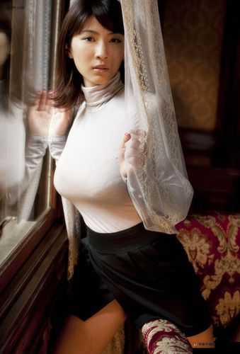 成熟丰满多毛大隐户的魅力：成熟韵味，诱惑难挡