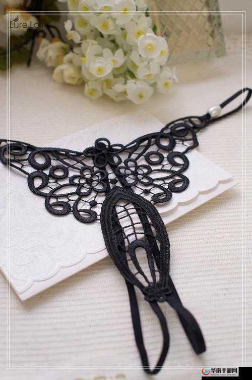 女士三角内一根线透明：神秘之物