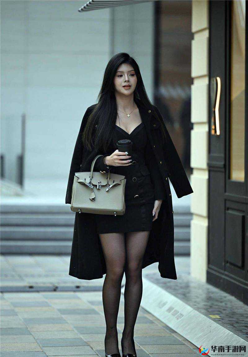 51国产黑色丝袜高跟鞋：展现独特魅力