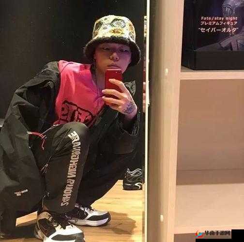 日本一姐 RAPPER 潮水自由：探索嘻哈音乐的自由精神