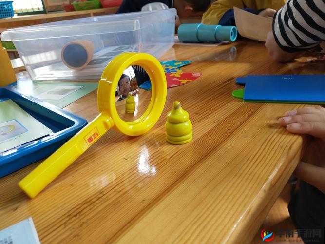 看镜子里我们的结合的地方科学之研究