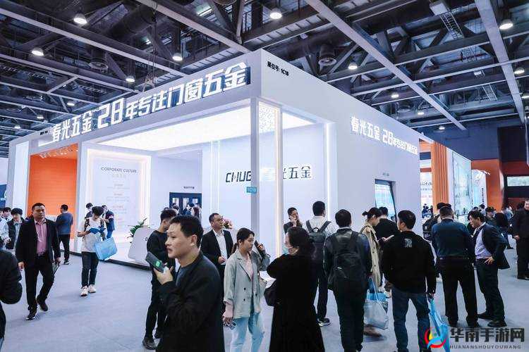 内衣下的春光：探索私密部位的视觉盛宴