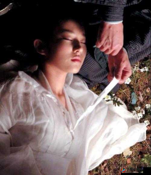 《天天酷跑：小魔王与小龙女实力对比分析》