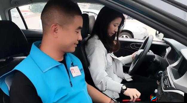 教练晚上带女学员练车是否正常?