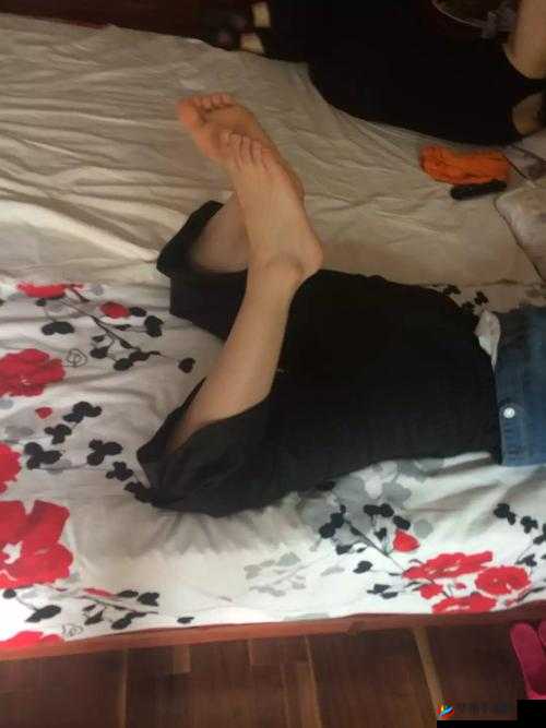 ：极致足交体验，让你欲罢不能-美女足交