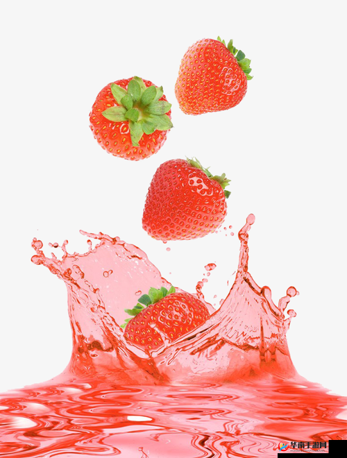 将草莓放在小洞里榨汁：独特的果汁制作法