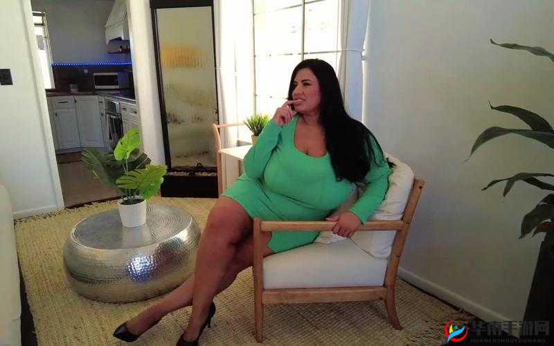 FREEZEFRAME丰满老妇：独特的魅力展现