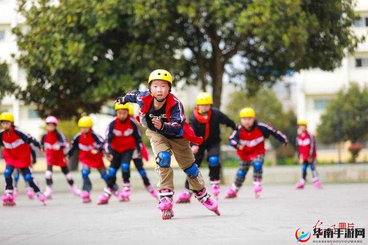 男生女生一起玩轮滑鞋：健康运动，增进感情