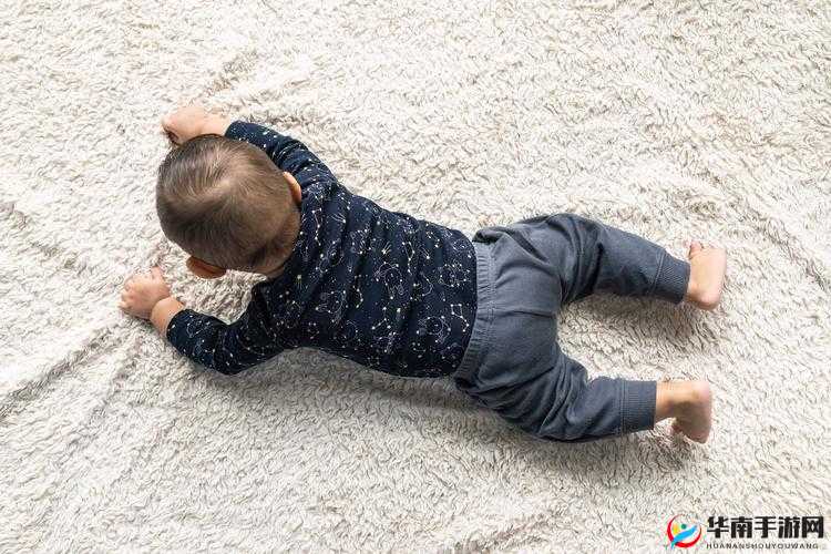 宝宝把腿抬起来靠墙上怎么回事:原因探讨