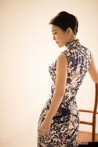 萌白酱旗袍半开襟和的优雅风情