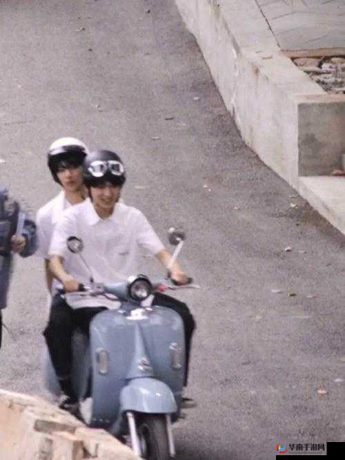 文轩白色衣服长筒靴观看渠道在哪