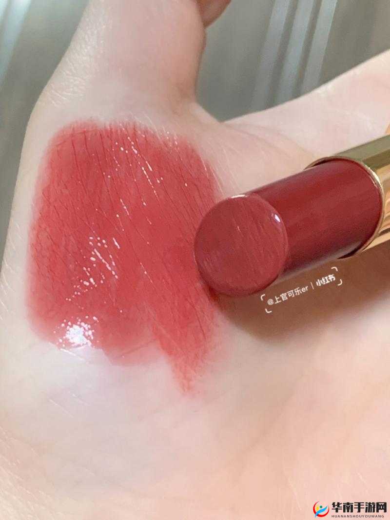 YSL 热门蜜桃色 88：斩男必备，甜嫩妆容的秘密武器