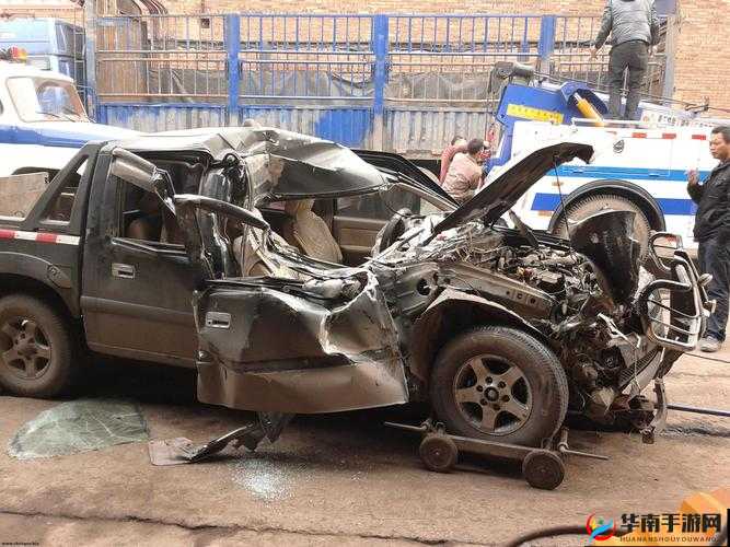 在车里被撞了八次高 A：致命撞击引发的离奇故事