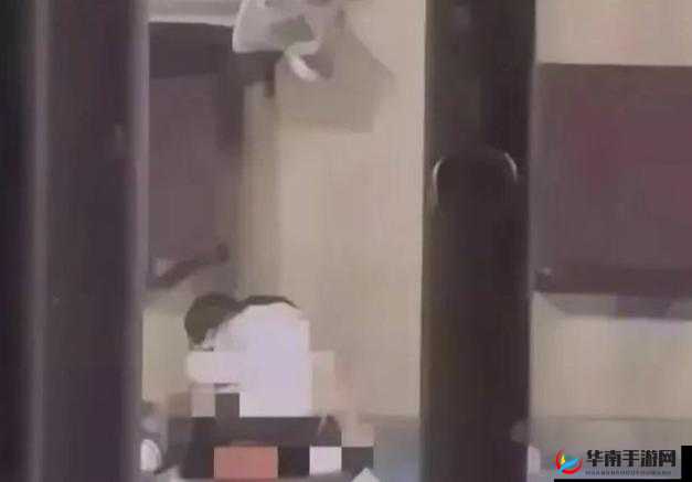 扣屄图：性暗示低俗图片，不宜公开传播