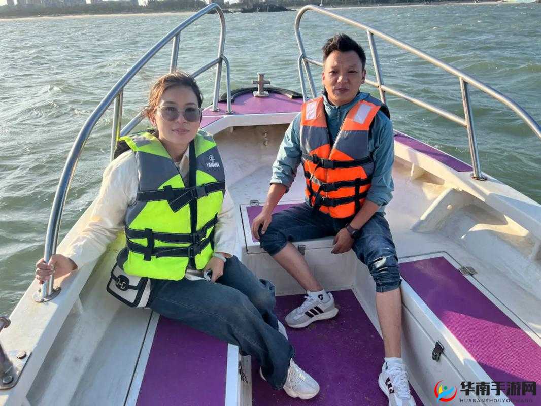 与朋友夫妻出游同住