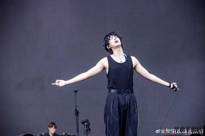 19 岁 RAPPER 潮水欢迎你：青春与音乐的碰撞