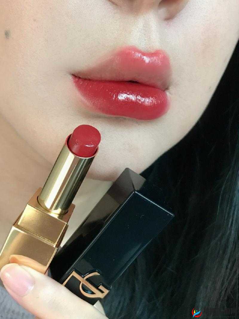 YSL 千人千色 AE86V9 口红系列：色彩与魅力的完美融合