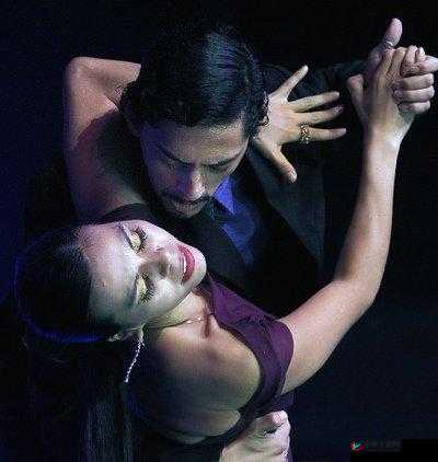 欧美囗交吞精:激情演绎的性狂欢